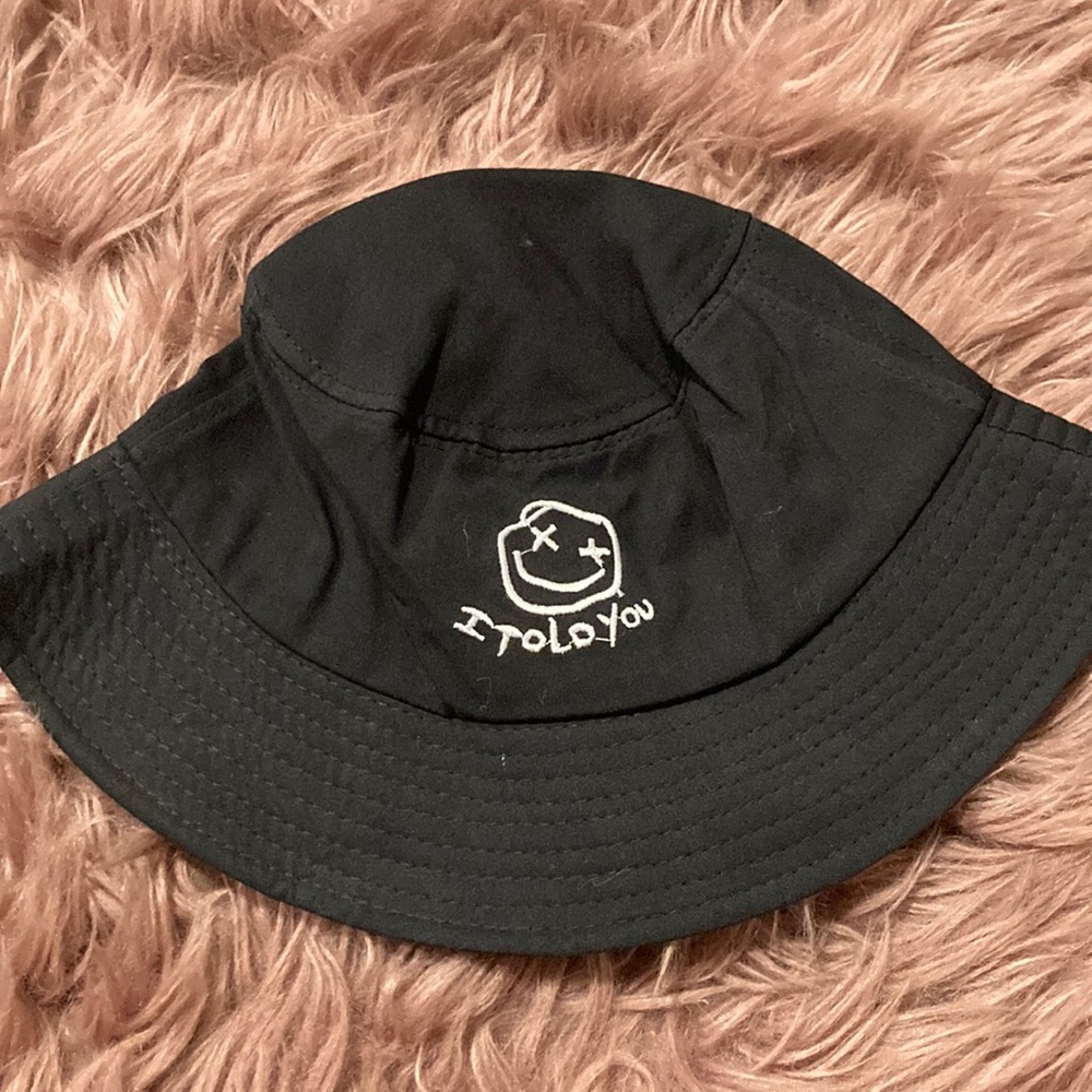 black bucket hat